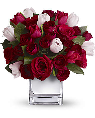 Reds with touch of Pink Centerpiece